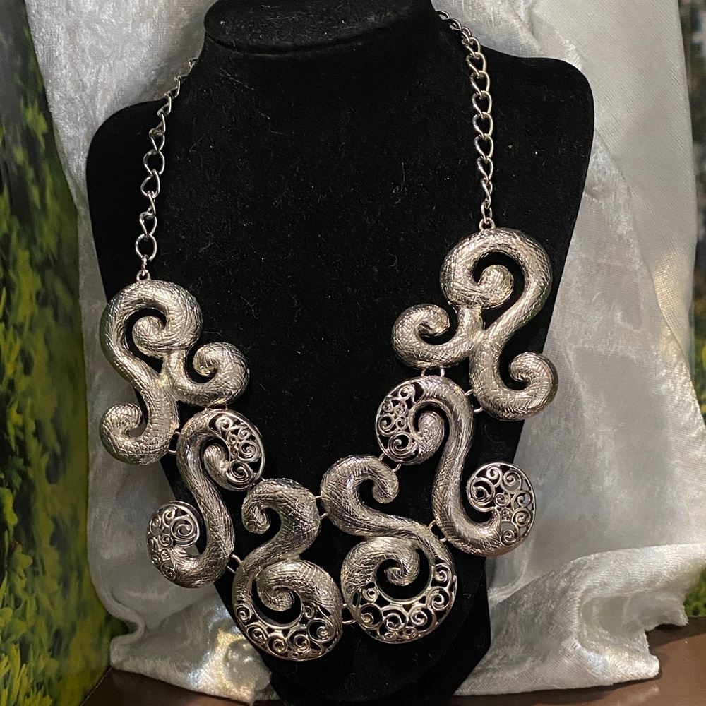 Lucia Silver Swirl Necklace